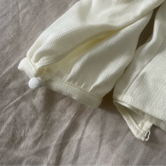 VETTA The Gathered Sleeve Wrap Top Textured stencil Ivory Medium - Picture 7 of 11